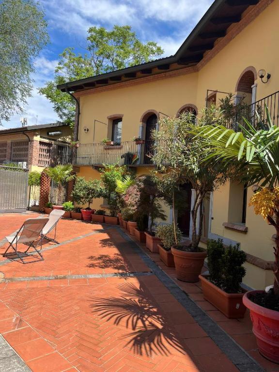 Monolocale Elvira Abbadesse Guest House Milan Exterior photo